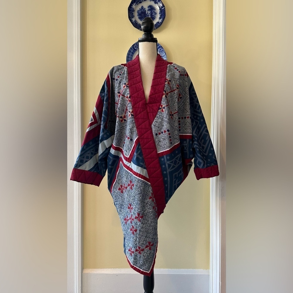 Beautiful Vintage Handmade Quilted Kimono Pullover Poncho with Uneven Hem